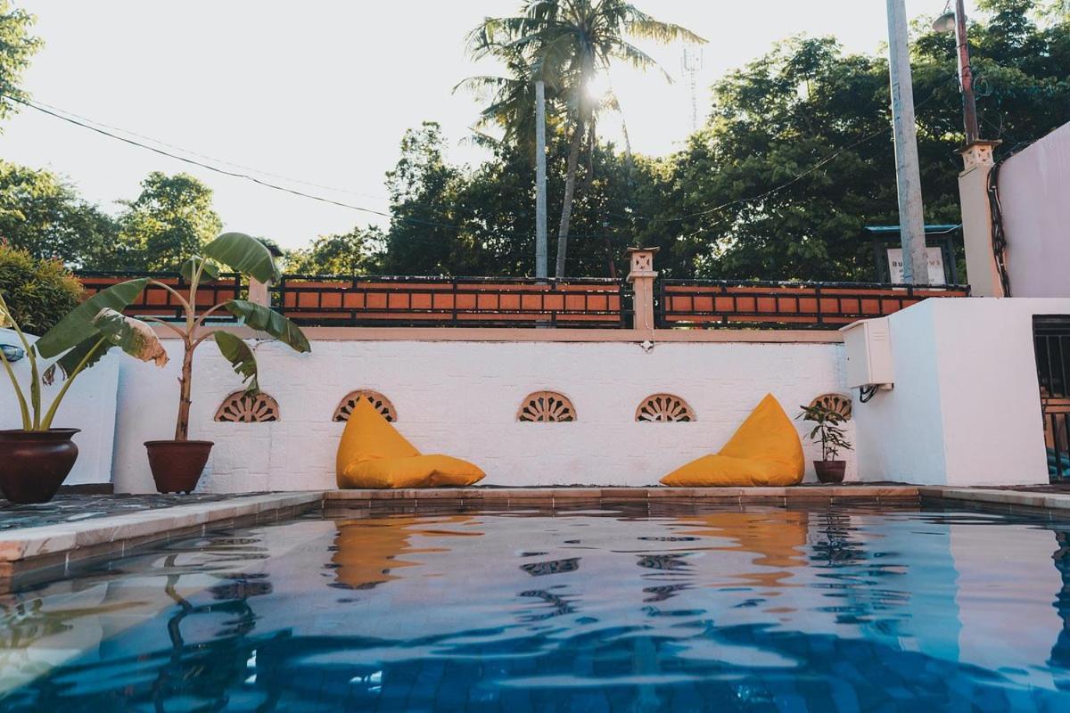 Mong Bungalows Kuta  Exterior photo