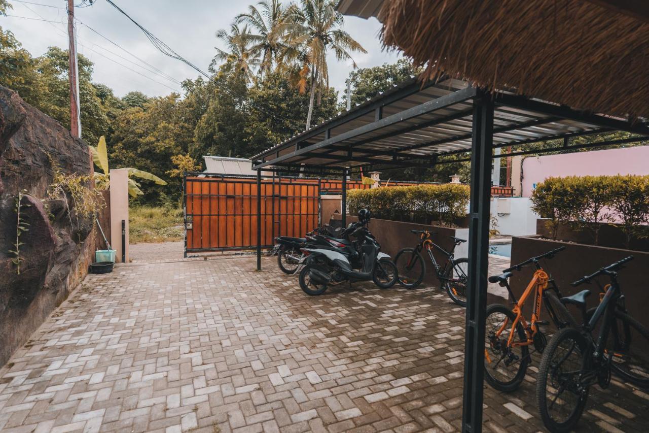Mong Bungalows Kuta  Exterior photo